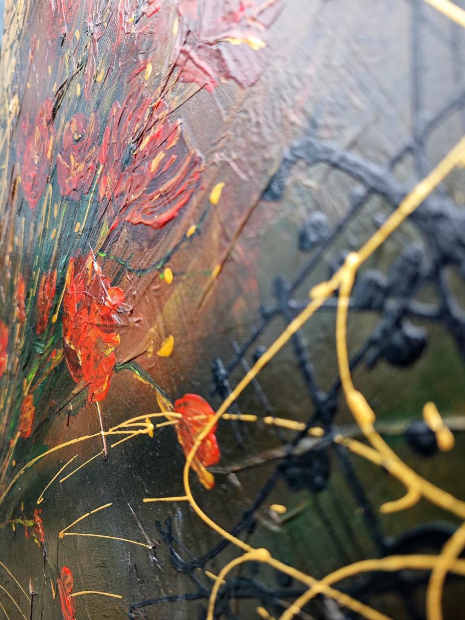 Bunte abstrakte Malerei mit roten und goldenen Akzenten auf dunklem Hintergrund.