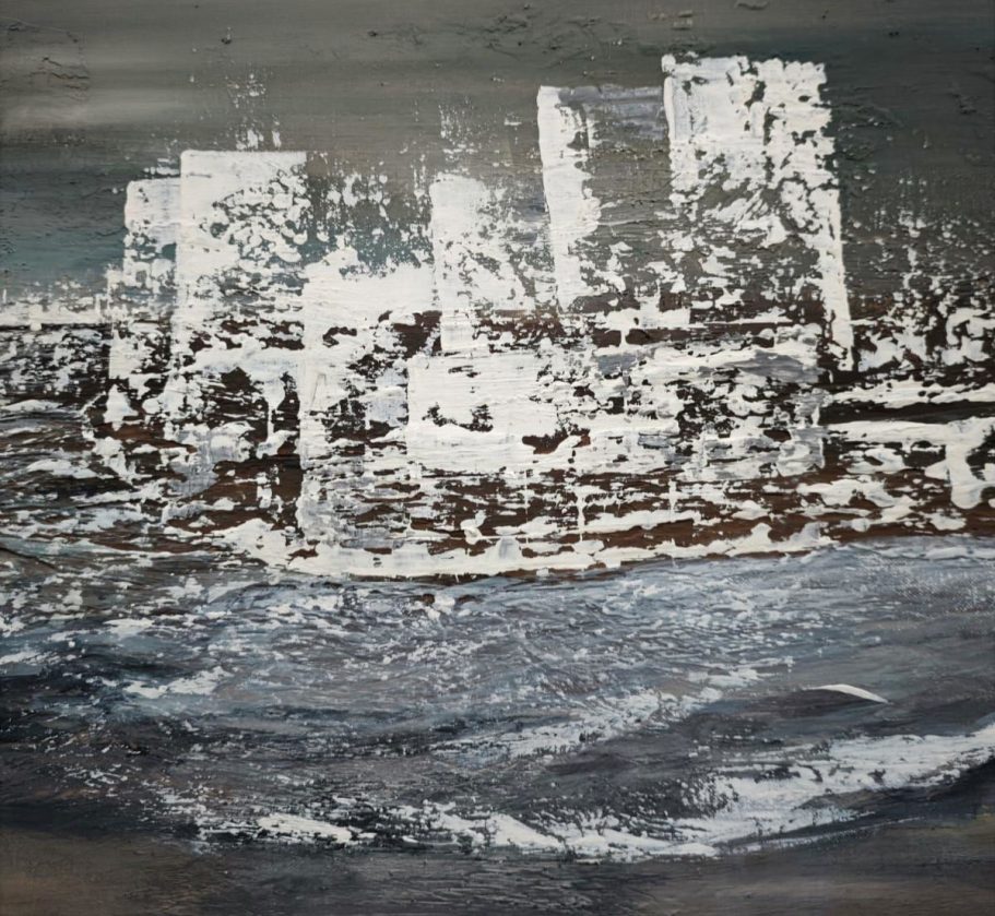 Abstrakte Darstellung einer Küstenlandschaft mit Gebäuden und Wellen.